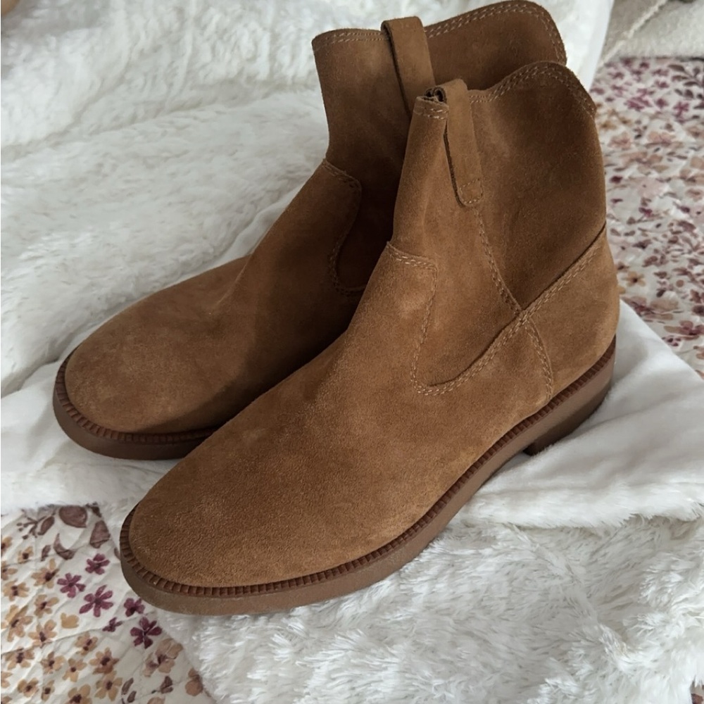 like new brown suede booties